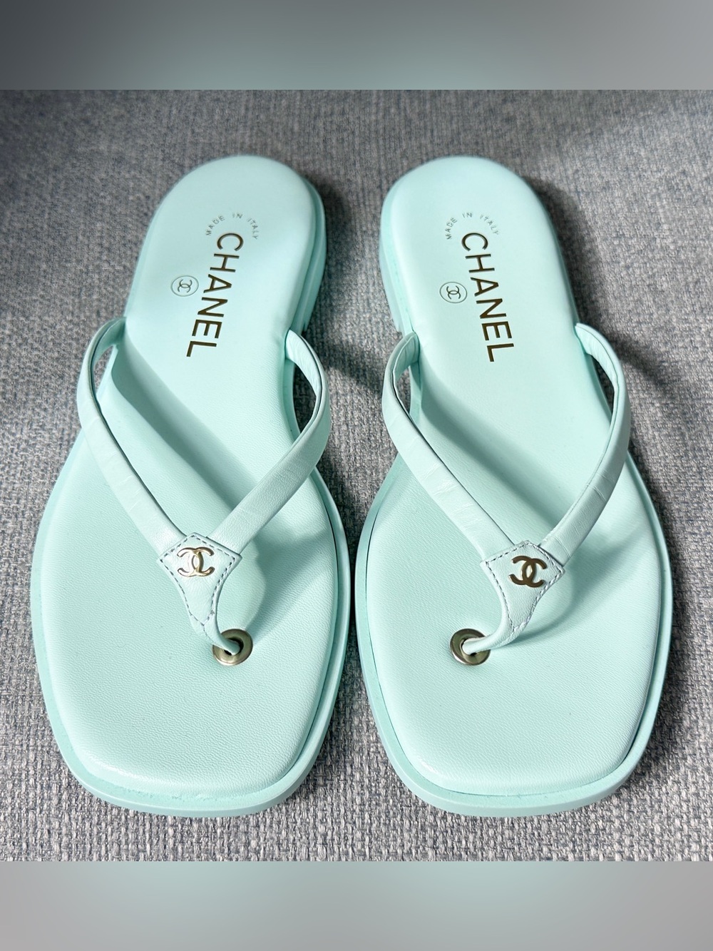 CHANEL Mint Green TURQUOISE Leather Thong Sandals Gold CC FLIP FLOPS 37C